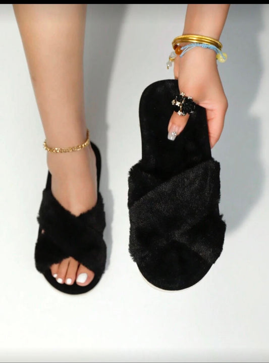 Faux fur sliders - black